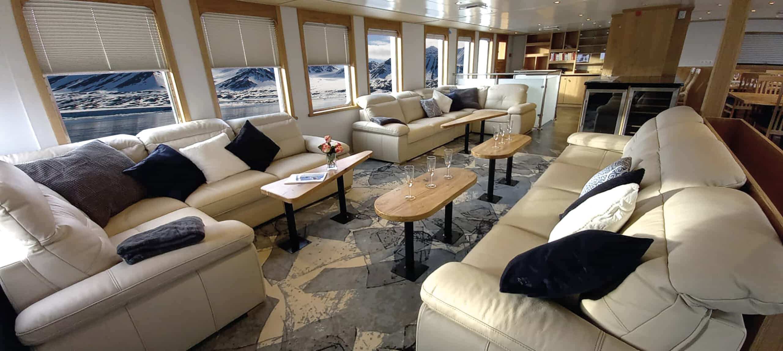 78_lounge-bar-explorer